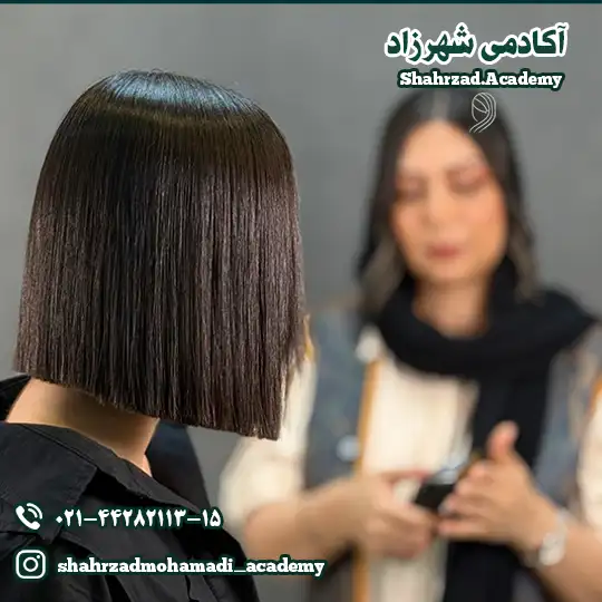 مدل اسکوئر لاین یکی از پایه‌ای‌ترین و دقیق‌ترین تکنیک‌های هیرکات مدرن است که با ایجاد خطوط صاف و بدون زاویه، نقش کلیدی در آموزش حرفه‌ای کوتاهی مو ایفا می‌کند.
